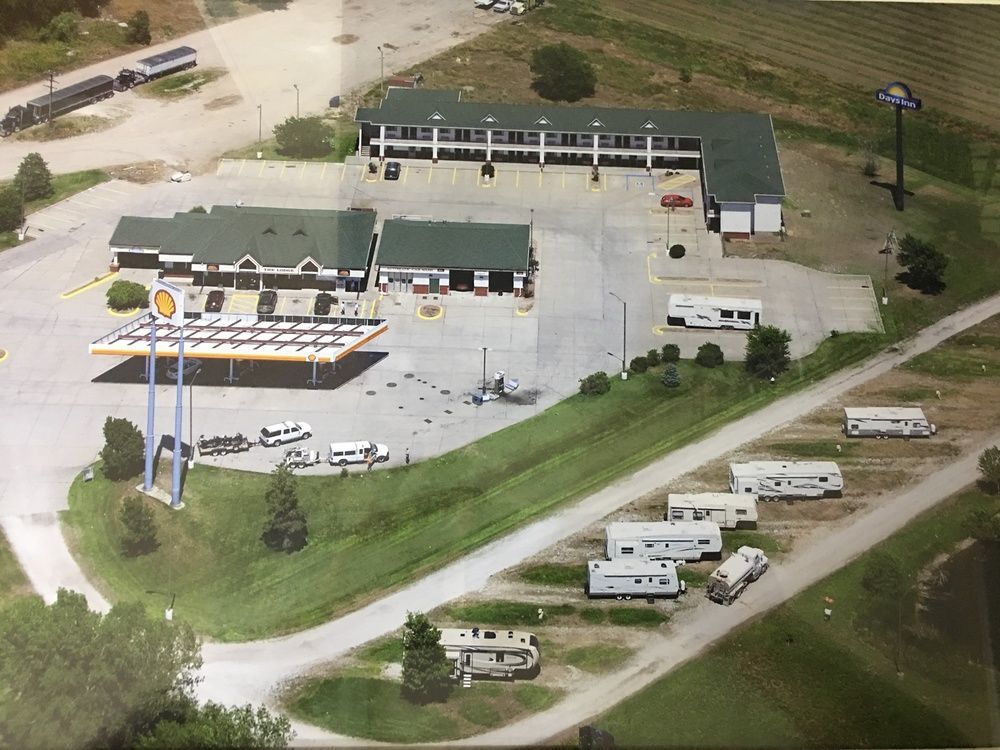 Days Inn By Wyndham Paxton Exterior photo